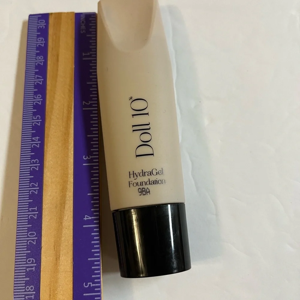 Doll 10 Hydra gel foundation 9 BA Deep